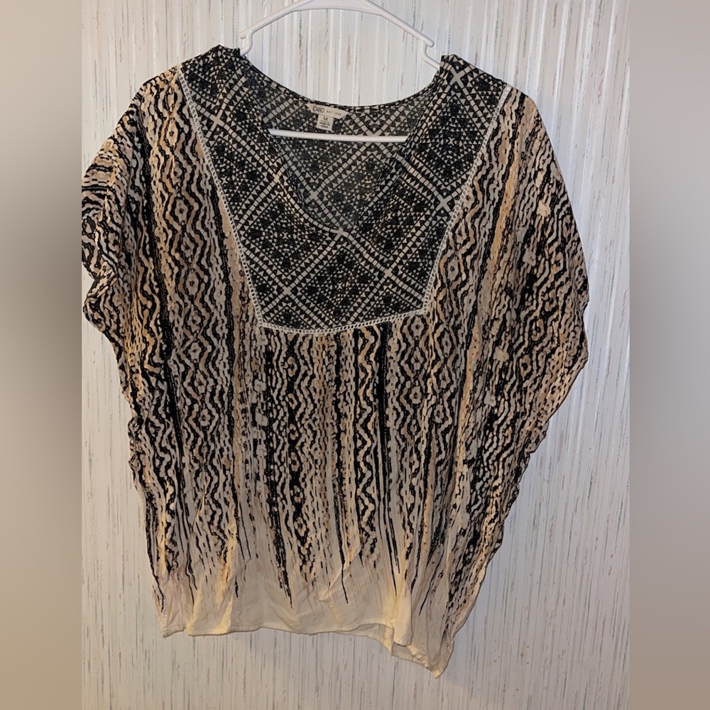 Size M Cato brand animal print shirt